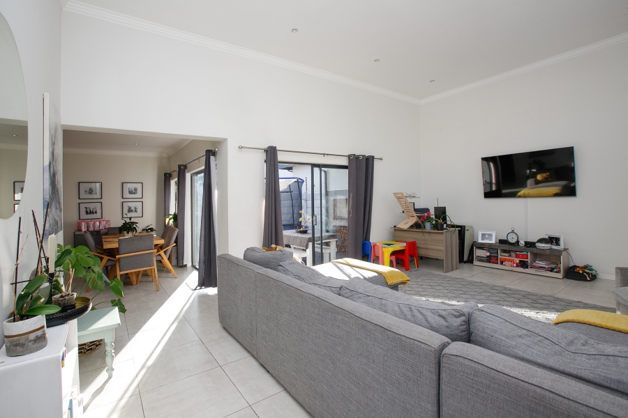 3 Bedroom Property for Sale in Parklands North Western Cape